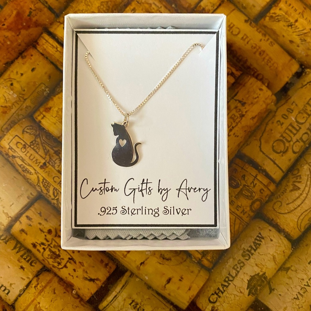 NWT Cat necklace